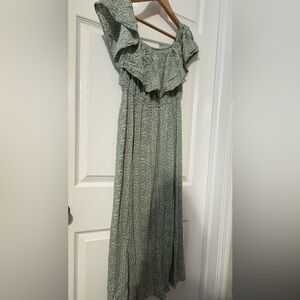 Green Off-Shoulder Maxi Dress